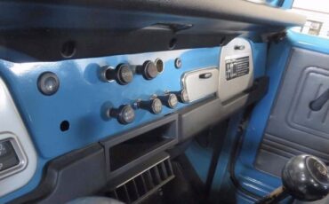 Toyota-Other-1976-Blue-Gray-1
