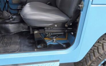 Toyota-Other-1976-Blue-Gray-13