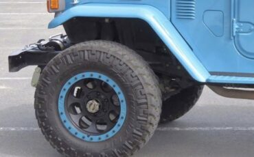 Toyota-Other-1976-Blue-Gray-15