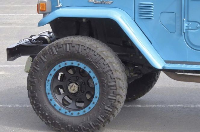 Toyota-Other-1976-Blue-Gray-15