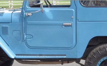Toyota-Other-1976-Blue-Gray-16