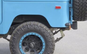 Toyota-Other-1976-Blue-Gray-17