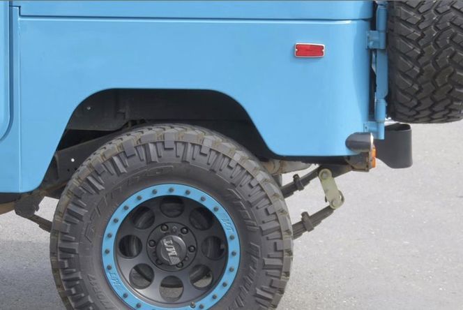 Toyota-Other-1976-Blue-Gray-17