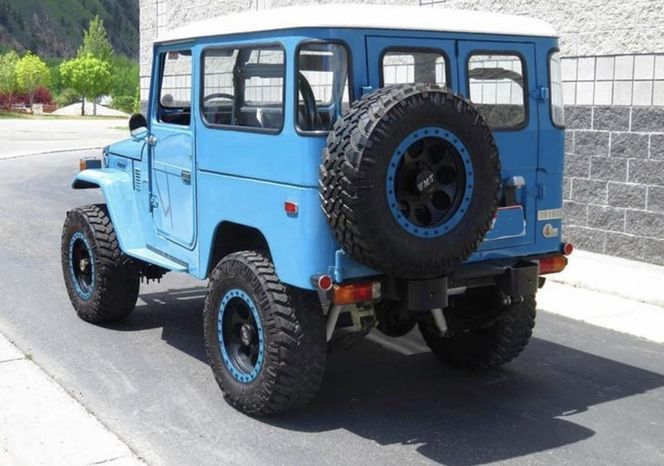 Toyota-Other-1976-Blue-Gray-18