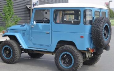 Toyota-Other-1976-Blue-Gray-20