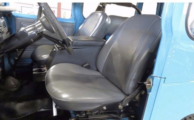 Toyota-Other-1976-Blue-Gray-5
