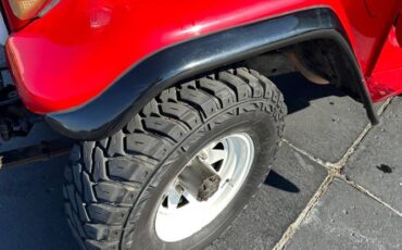 Toyota-Other-1981-Red-Black-10