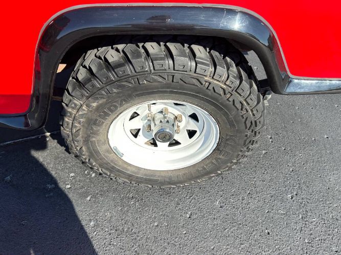 Toyota-Other-1981-Red-Black-18