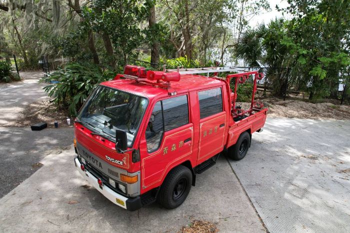 Toyota-Other-1987-Red-1