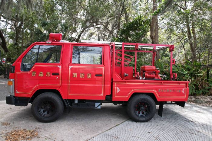 Toyota-Other-1987-Red-19