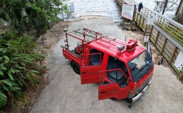 Toyota-Other-1987-Red-3