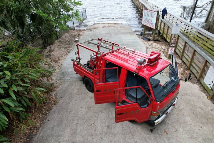 Toyota-Other-1987-Red-3