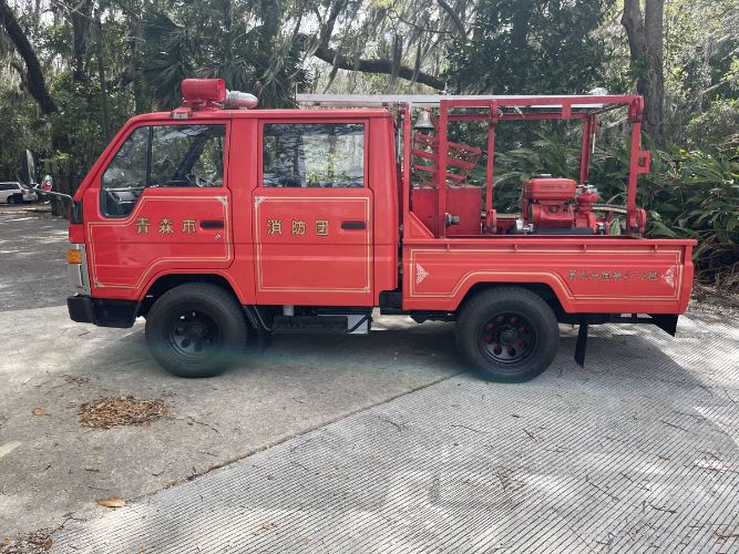 Toyota-Other-1987-Red-5