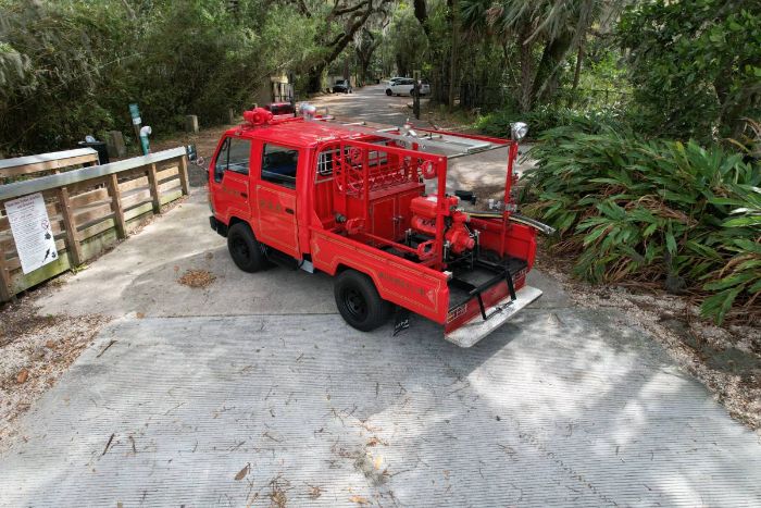Toyota-Other-1987-Red-7