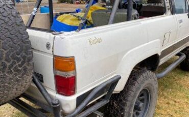 Toyota-Other-1987-White-4