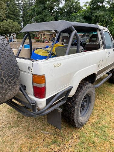 Toyota-Other-1987-White-4
