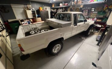 Toyota-Other-1987-White-9