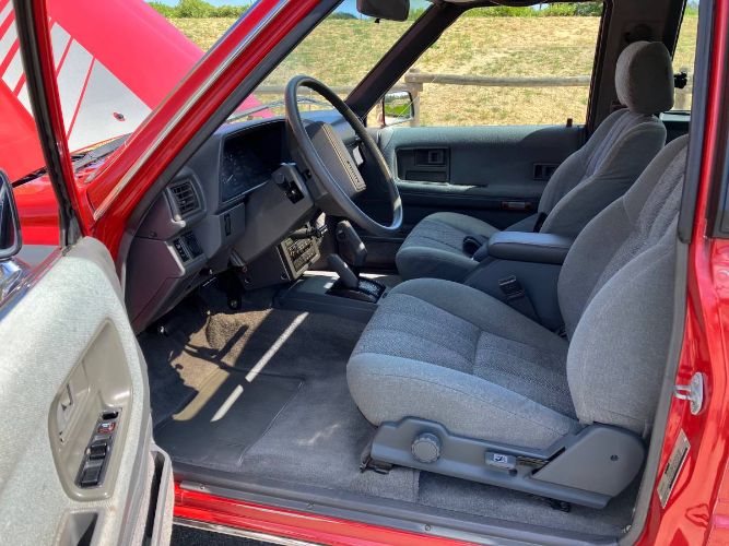 Toyota-Other-1988-Red-18