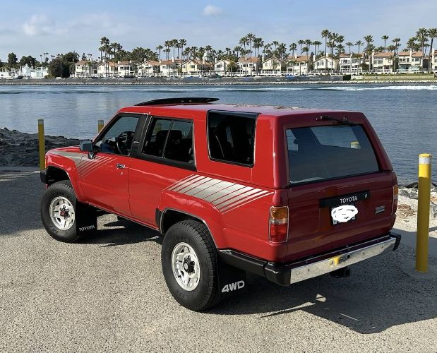 Toyota-Other-1988-Red-2