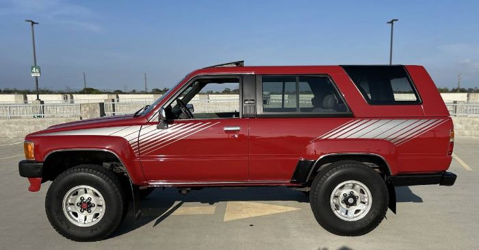 Toyota-Other-1988-Red-21