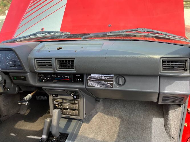 Toyota-Other-1988-Red-8