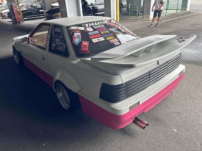 Toyota-Other-1991-WhitePink-Tan-11