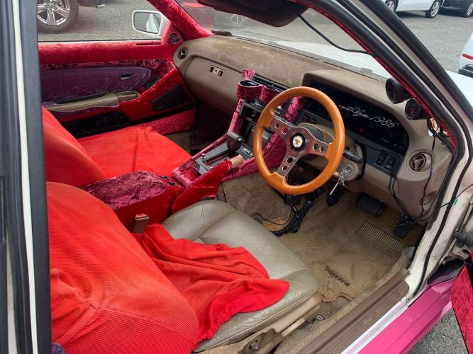 Toyota-Other-1991-WhitePink-Tan-9