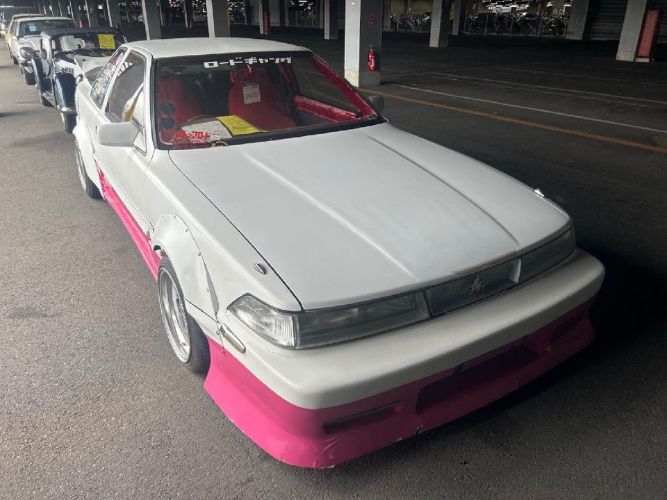 Toyota-Other-1991-WhitePink-Tan
