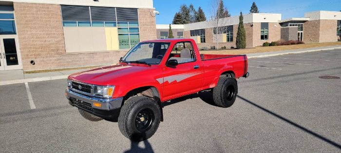 Toyota-Other-1992-Red-17