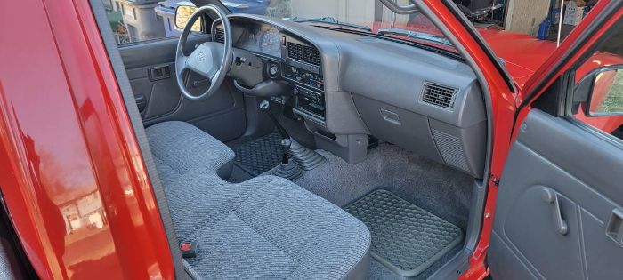 Toyota-Other-1992-Red-6