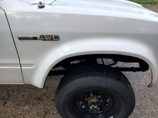 Toyota-Pickup-1980-16