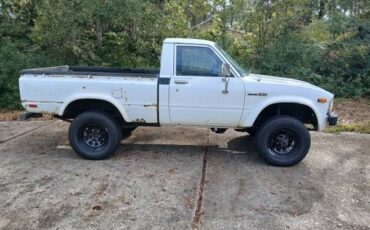 Toyota-Pickup-1980-2