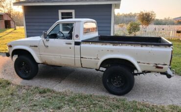 Toyota-Pickup-1980-26