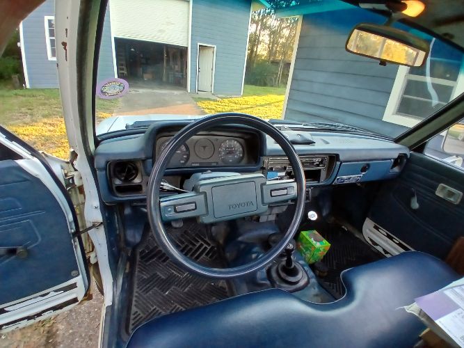 Toyota-Pickup-1980-7