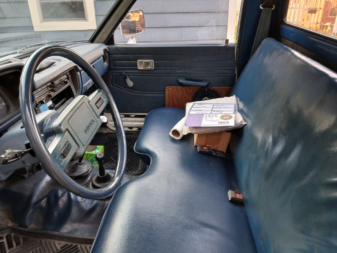 Toyota-Pickup-1980-8