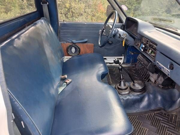 Toyota-Pickup-1980-9