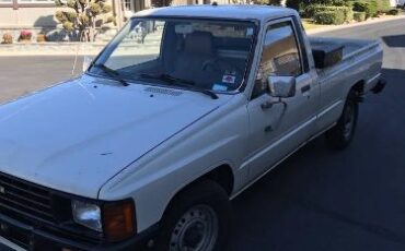 Toyota-Pickup-1984-13