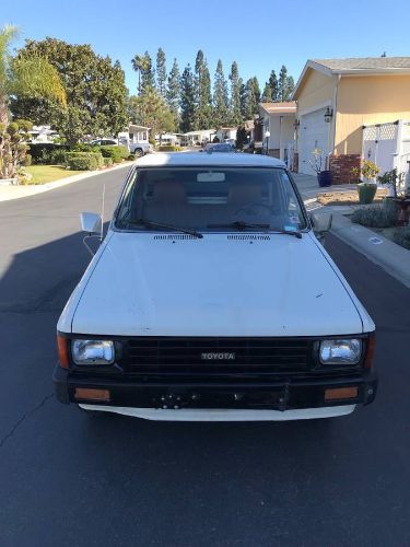 Toyota-Pickup-1984-15