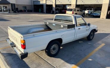 Toyota-Pickup-1984