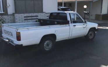 Toyota-Pickup-1984-6