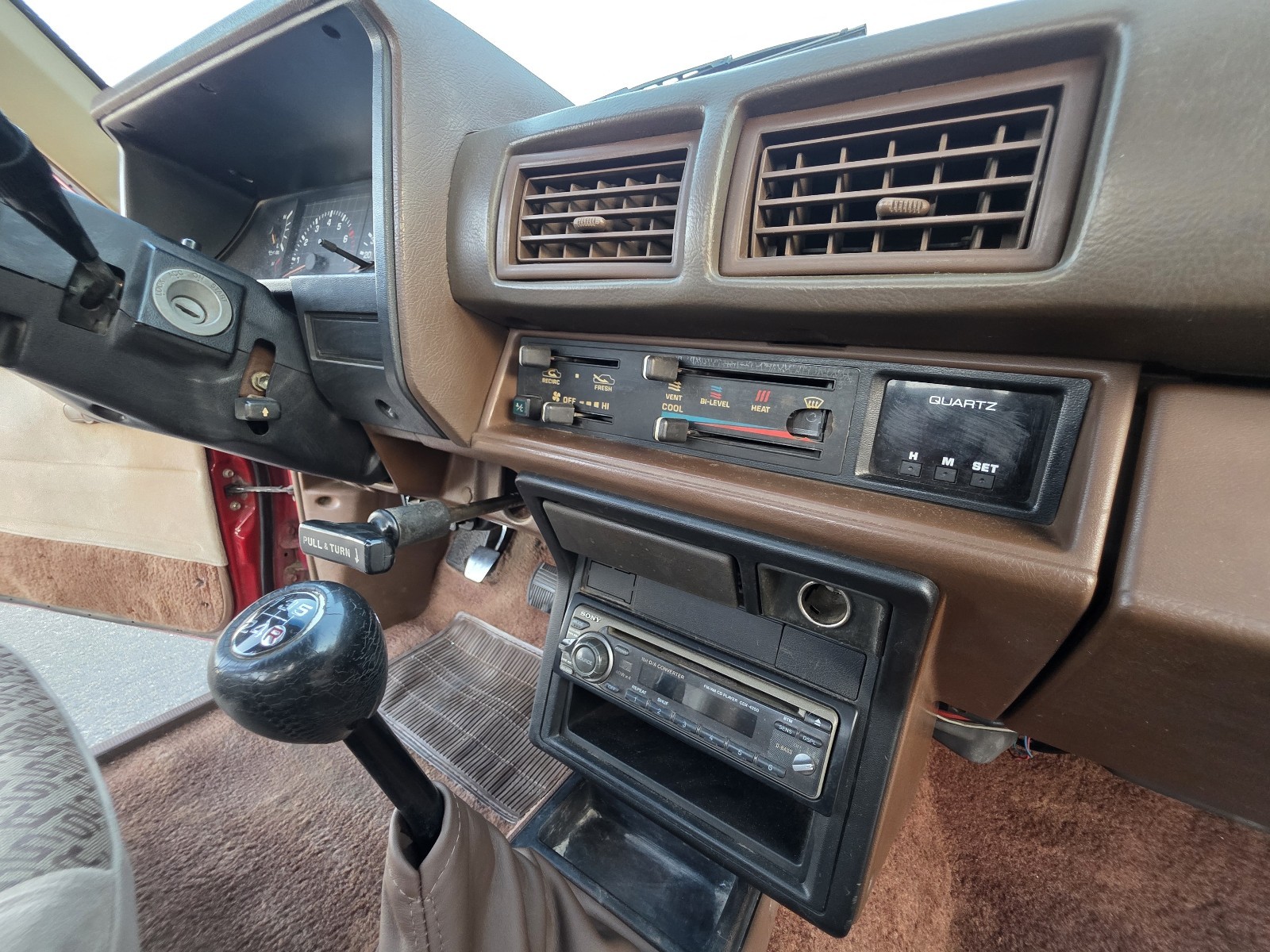 Toyota-Pickup-1985-11