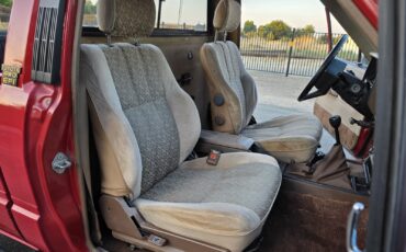 Toyota-Pickup-1985-12