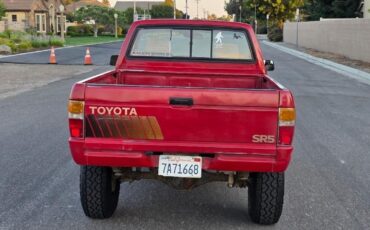 Toyota-Pickup-1985-4