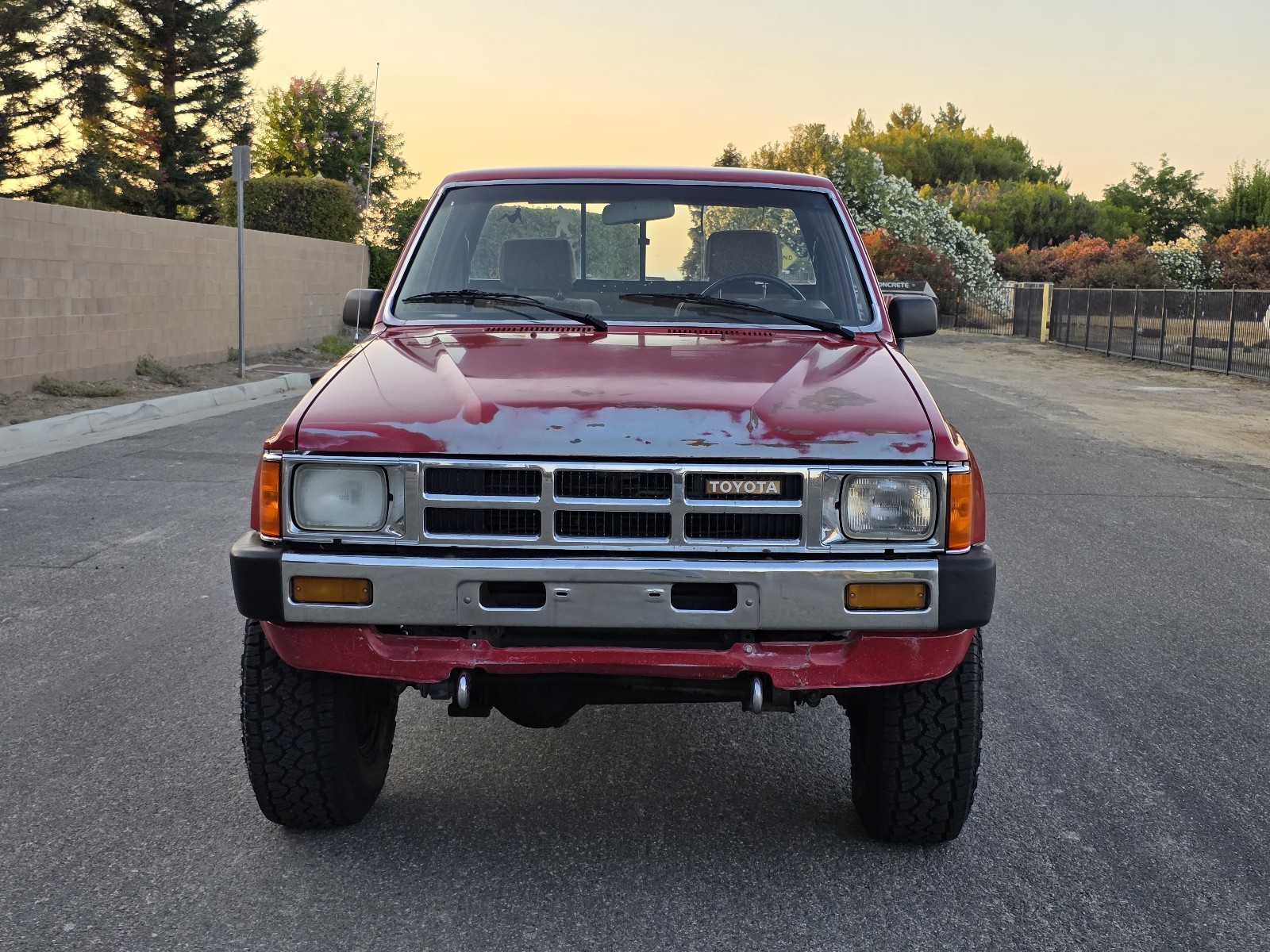 Toyota-Pickup-1985-5
