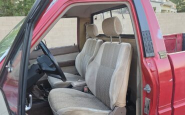 Toyota-Pickup-1985-6