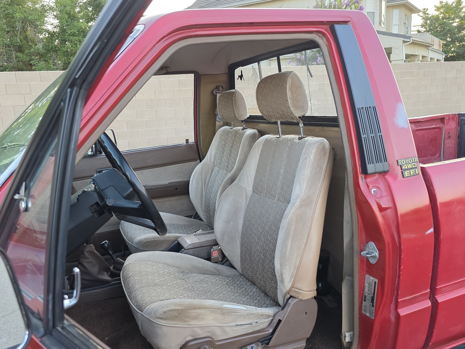 Toyota-Pickup-1985-6