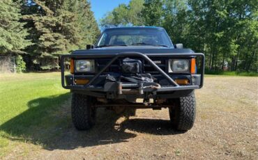 Toyota-Pickup-1985-Custom-wrap-blue-Blue-3