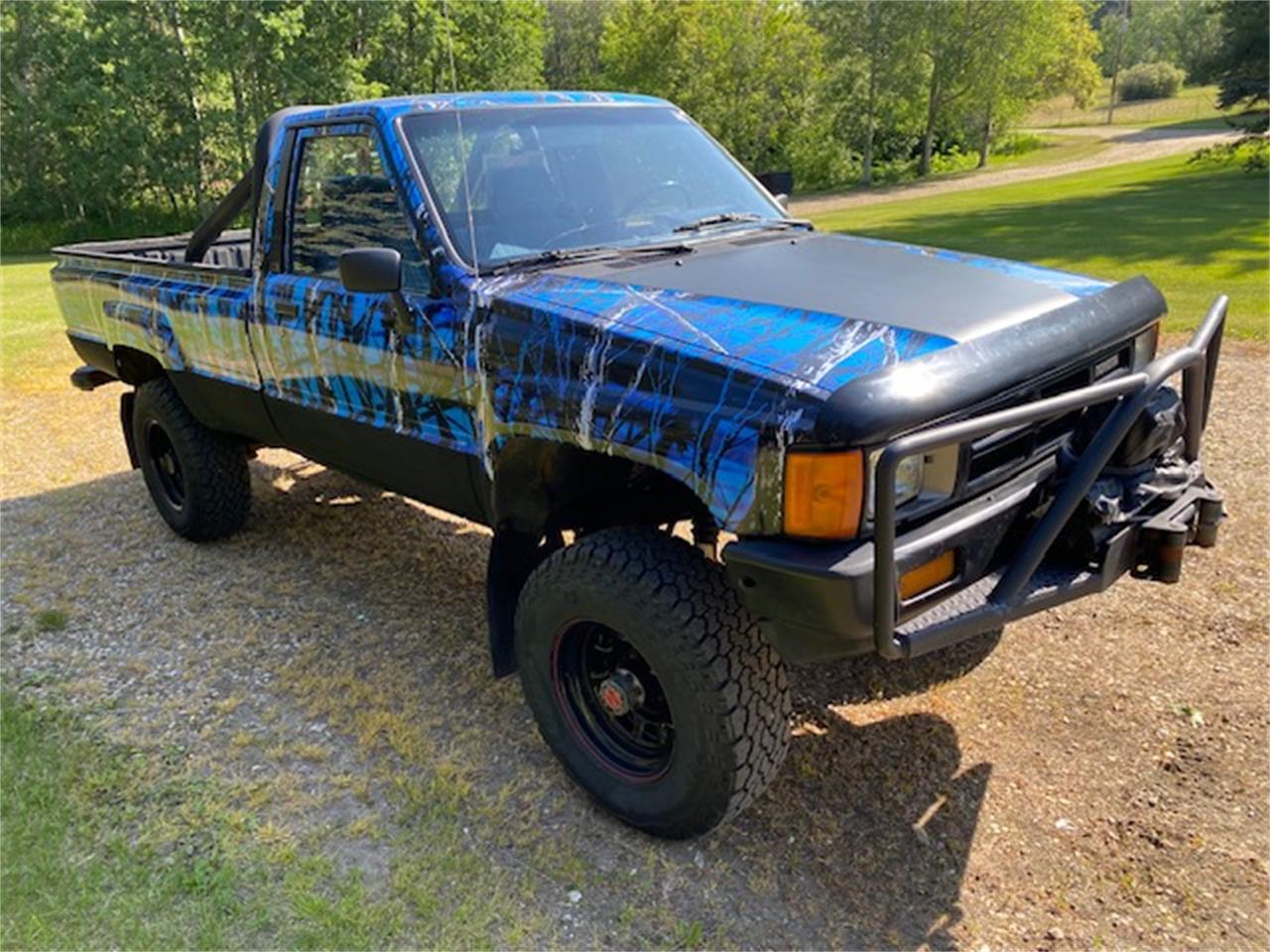 Toyota-Pickup-1985-Custom-wrap-blue-Blue-4