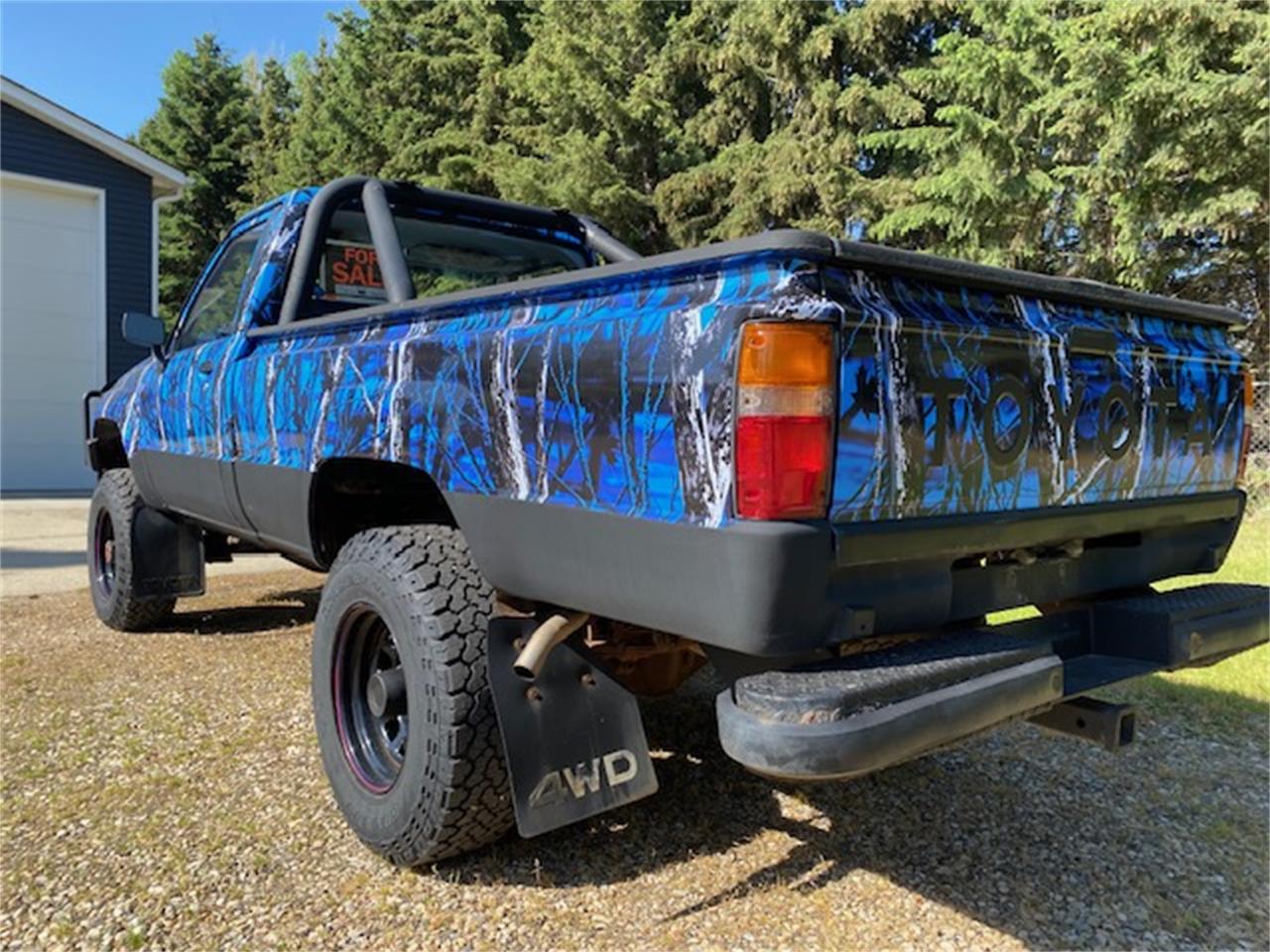 Toyota-Pickup-1985-Custom-wrap-blue-Blue-6