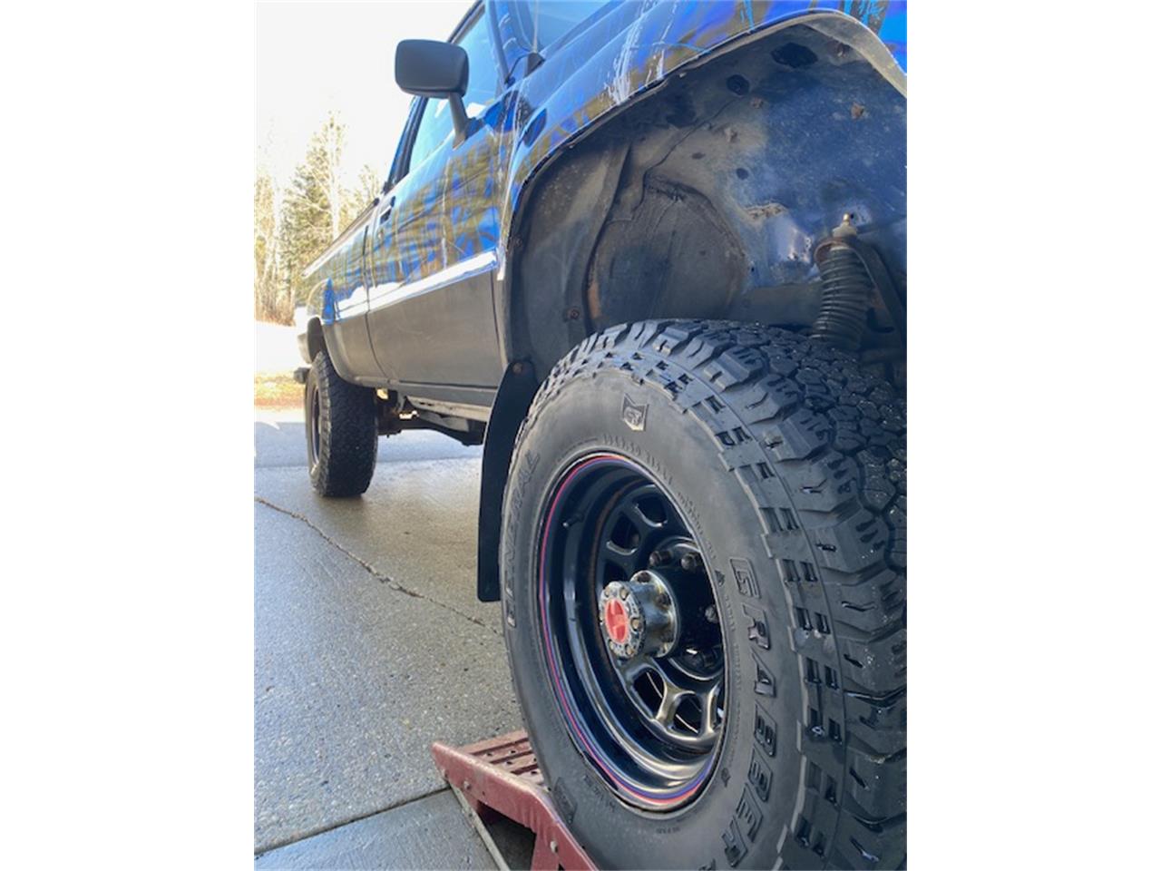 Toyota-Pickup-1985-Custom-wrap-blue-Blue-7